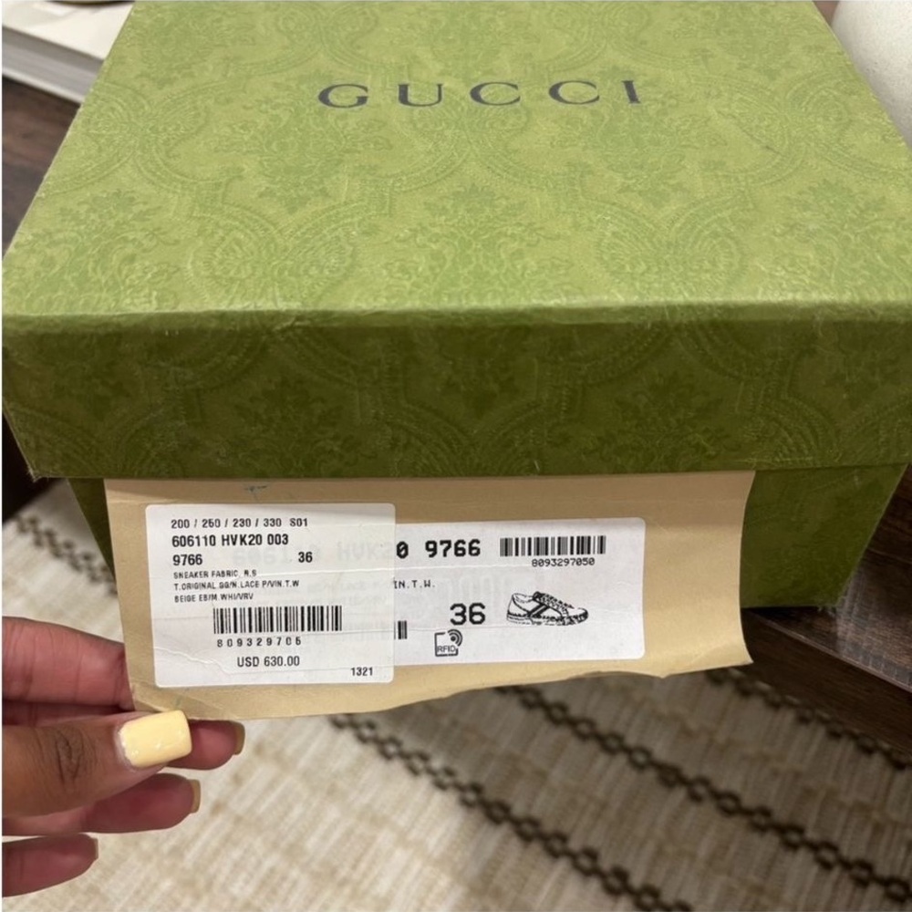 Gucci Women's Tennis 1977 Sneaker - Beige and Green - Picture 5 of 7